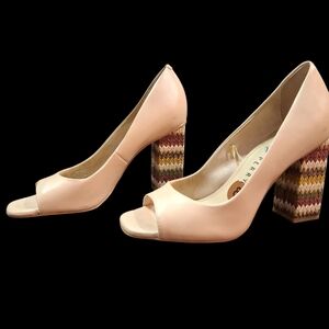 "Katy Perry Collections" Cream Heels with Unique Stacked Heel. Sz.8M, Good cond.